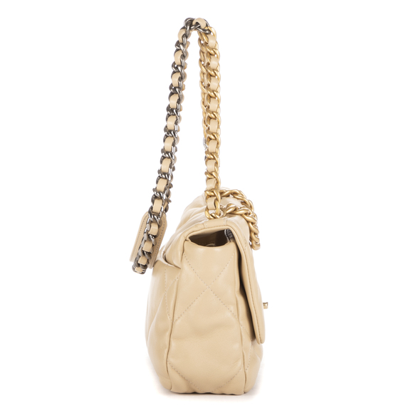 Chanel 19 Flap - Picture 5 of 11